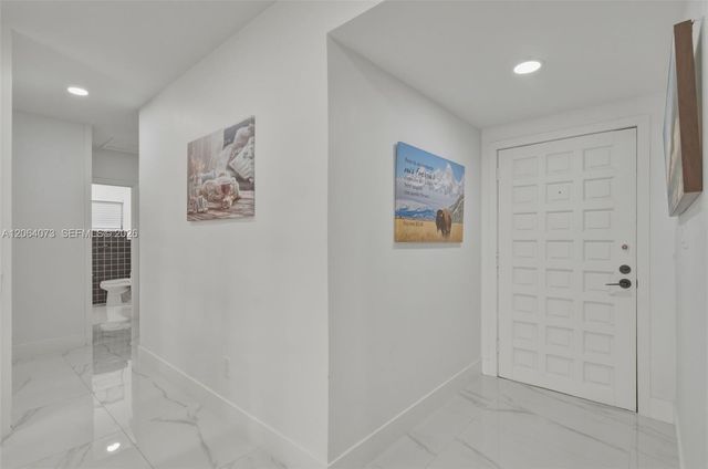 11621 NW 58th Pl, Hialeah, FL 33012