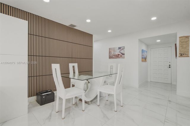 11621 NW 58th Pl, Hialeah, FL 33012