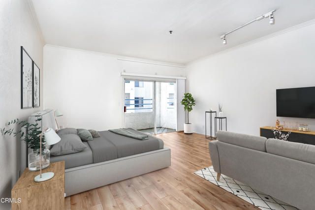 300 N El Molino Avenue 210, Pasadena, CA 91101