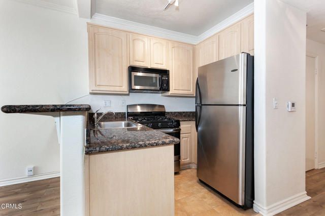 300 N El Molino Avenue 210, Pasadena, CA 91101