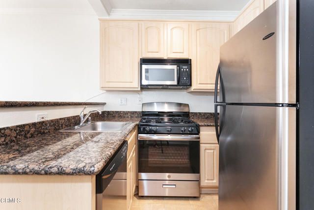 300 N El Molino Avenue 210, Pasadena, CA 91101