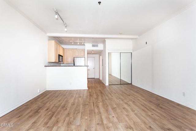 300 N El Molino Avenue 210, Pasadena, CA 91101