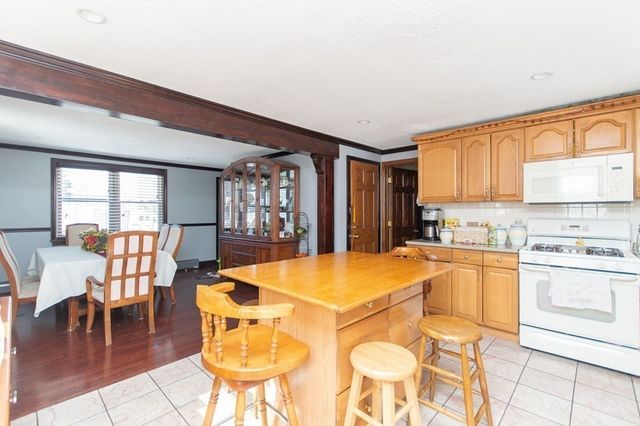 365 Elm St, Bridgewater, MA 02324