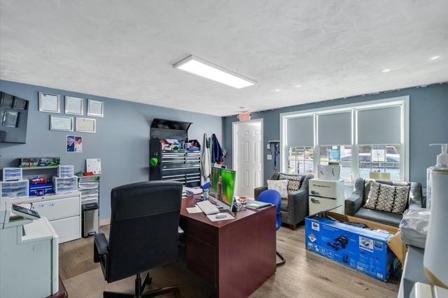 365 Elm St, Bridgewater, MA 02324