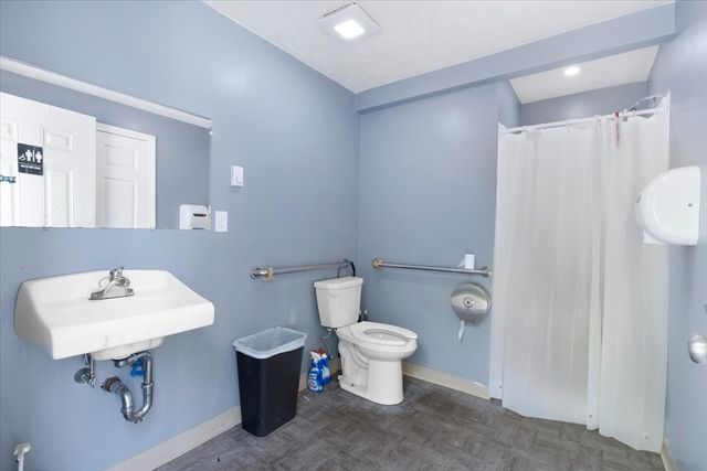 365 Elm St, Bridgewater, MA 02324