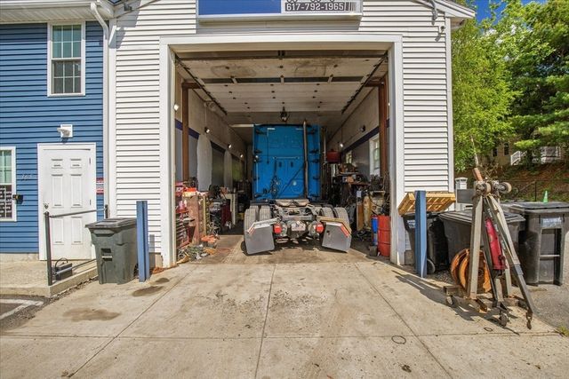 365 Elm St, Bridgewater, MA 02324