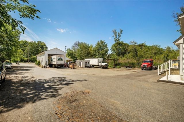 365 Elm St, Bridgewater, MA 02324