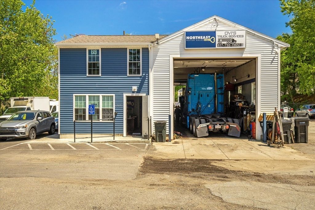 365 Elm St, Bridgewater, MA 02324