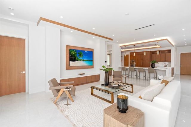 24 Fiesta Way, Fort Lauderdale, FL 33301