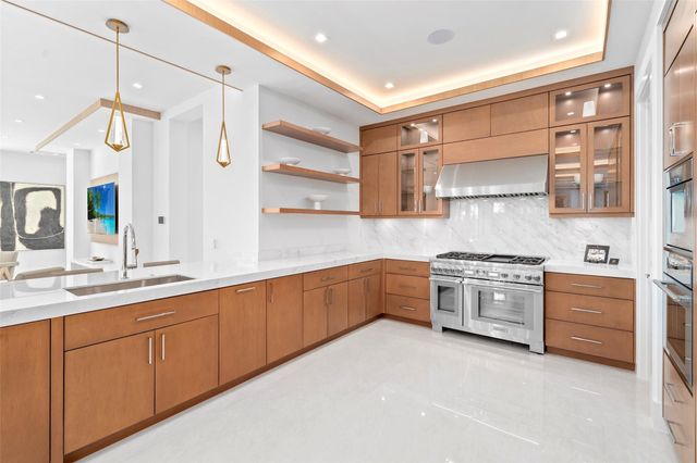 24 Fiesta Way, Fort Lauderdale, FL 33301