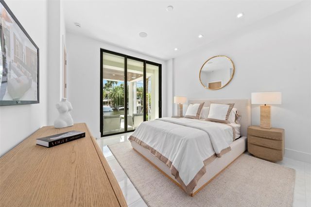 24 Fiesta Way, Fort Lauderdale, FL 33301