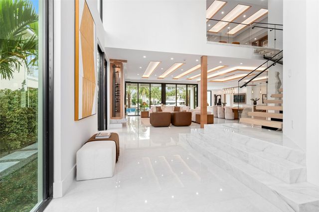 24 Fiesta Way, Fort Lauderdale, FL 33301