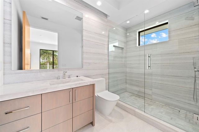 24 Fiesta Way, Fort Lauderdale, FL 33301