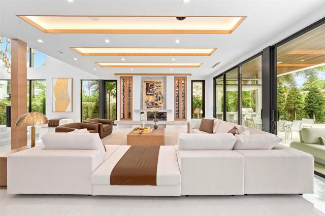 24 Fiesta Way, Fort Lauderdale, FL 33301