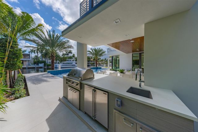 24 Fiesta Way, Fort Lauderdale, FL 33301