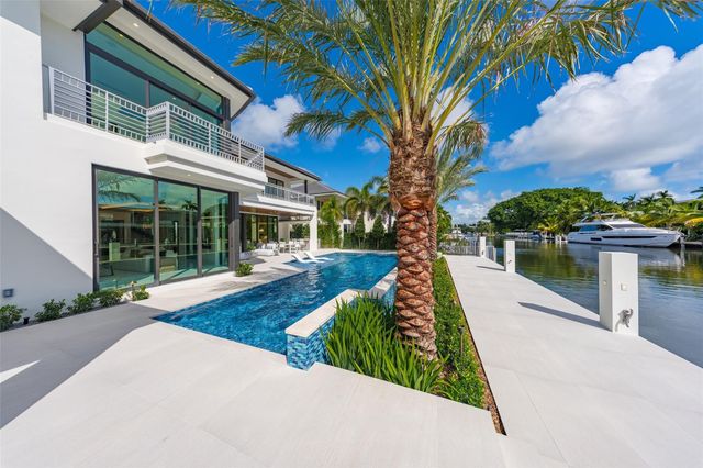 24 Fiesta Way, Fort Lauderdale, FL 33301