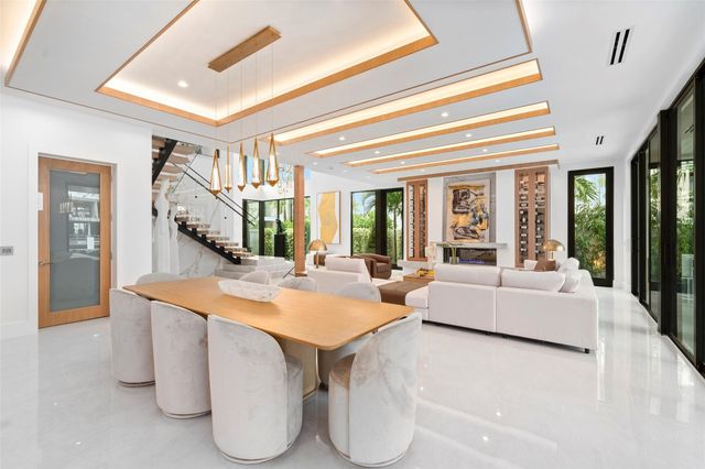 24 Fiesta Way, Fort Lauderdale, FL 33301