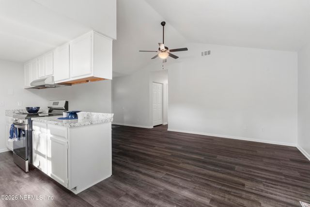 2698 N PINEWOOD Boulevard, Middleburg, FL 32068