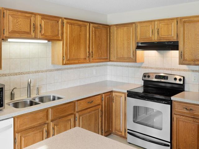 14435 Fairway Drive, Eden Prairie, MN 55344