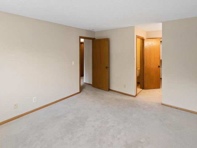 14435 Fairway Drive, Eden Prairie, MN 55344