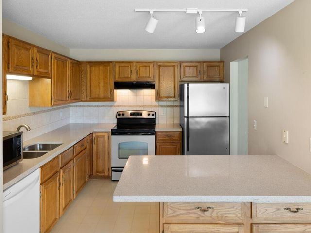 14435 Fairway Drive, Eden Prairie, MN 55344