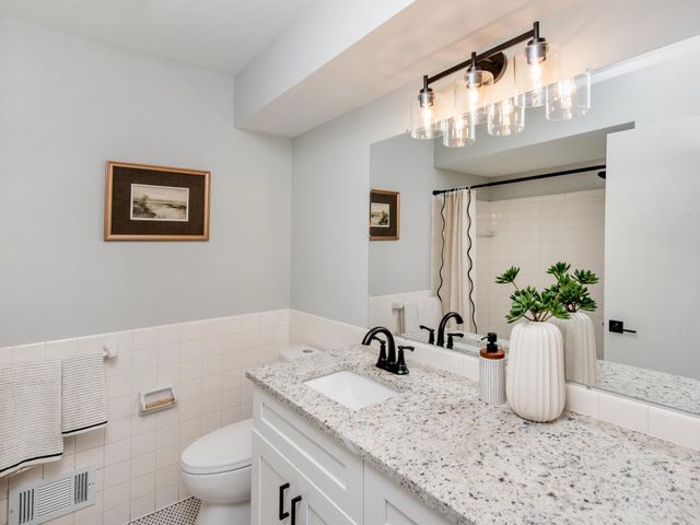 10419 Morris Road, Bloomington, MN 55437
