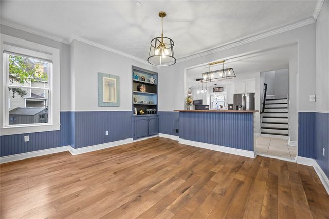 10 Hawthorne Ave, Crafton, PA 15205