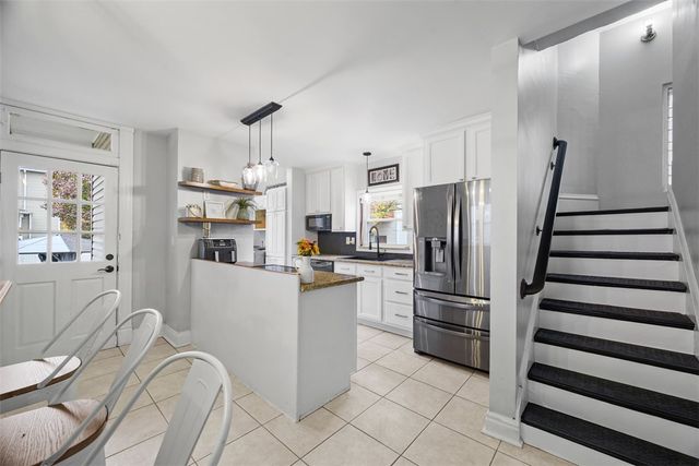 10 Hawthorne Ave, Crafton, PA 15205