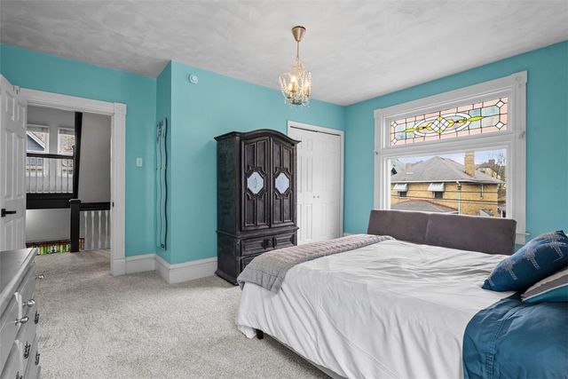 10 Hawthorne Ave, Crafton, PA 15205