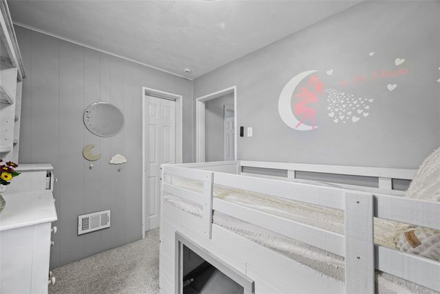 10 Hawthorne Ave, Crafton, PA 15205