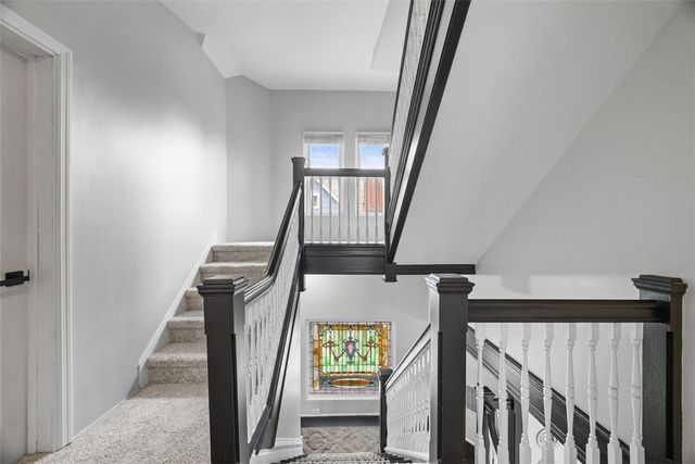 10 Hawthorne Ave, Crafton, PA 15205