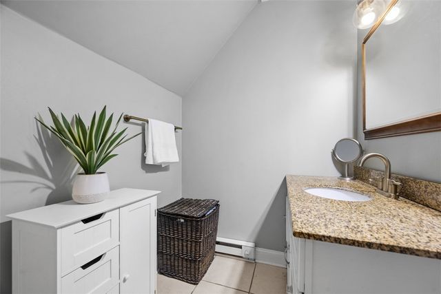 10 Hawthorne Ave, Crafton, PA 15205