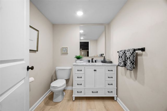 10 Hawthorne Ave, Crafton, PA 15205