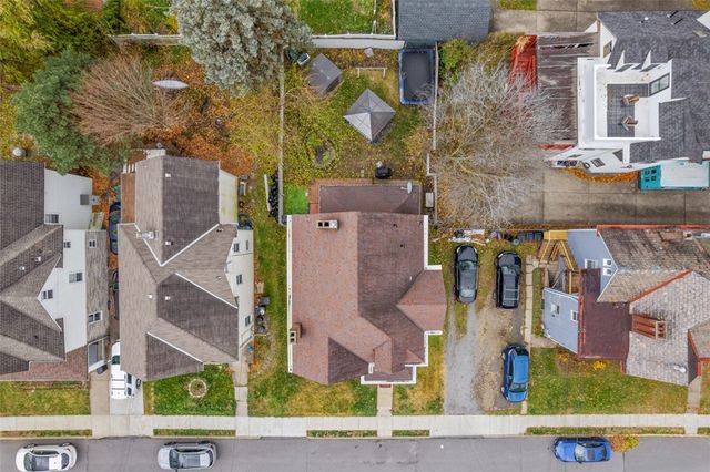 10 Hawthorne Ave, Crafton, PA 15205