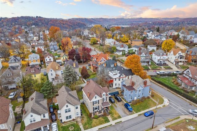 10 Hawthorne Ave, Crafton, PA 15205