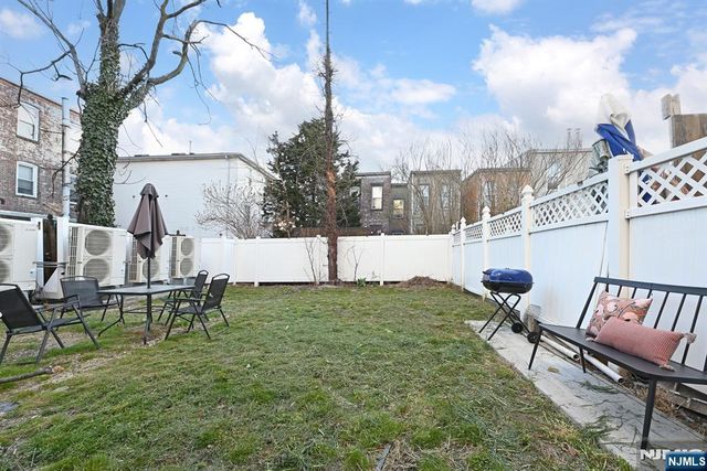 7 Saint Pauls 1r, Jersey City, NJ 07306