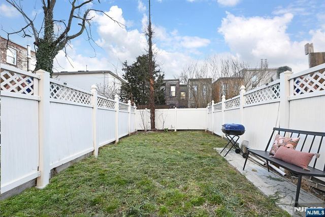 7 Saint Pauls 1r, Jersey City, NJ 07306