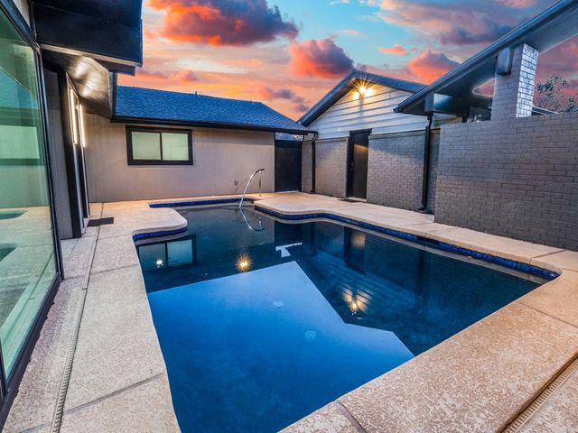 11510 Midway Road, Dallas, TX 75229