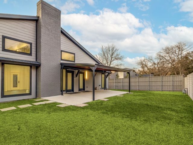 11510 Midway Road, Dallas, TX 75229