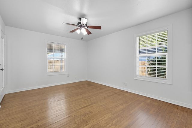 4028 Boyd Avenue, Fort Worth, TX 76109