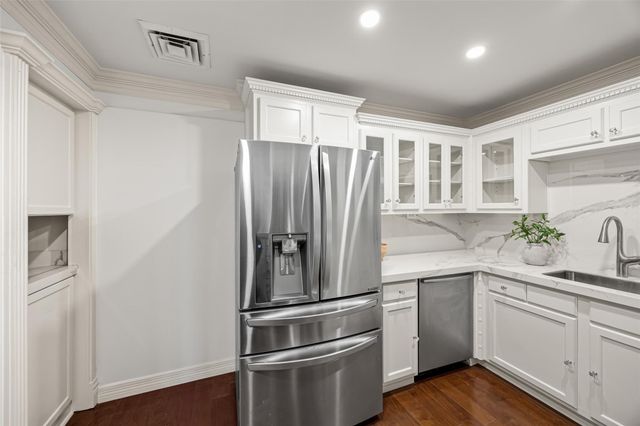 3711 San Felipe Street 6C, Houston, TX 77027