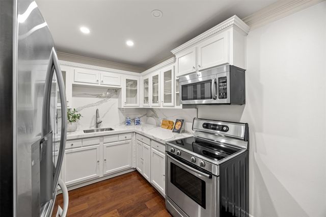 3711 San Felipe Street 6C, Houston, TX 77027