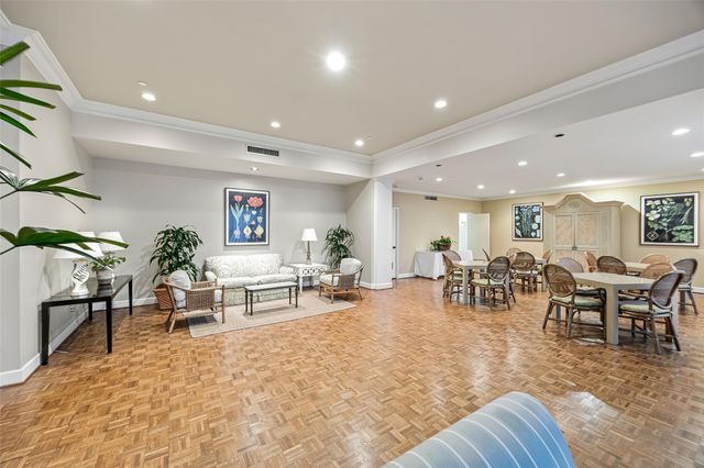 3711 San Felipe Street 6C, Houston, TX 77027