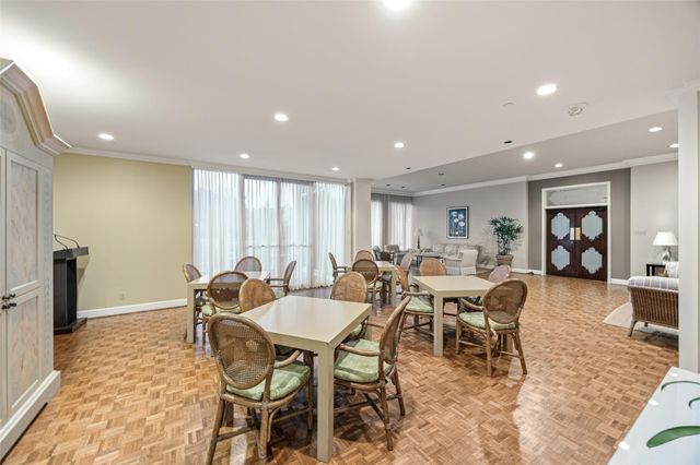 3711 San Felipe Street 6C, Houston, TX 77027