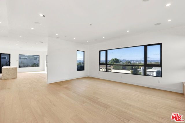 5280 Sanchez Drive, Los Angeles, CA 90008