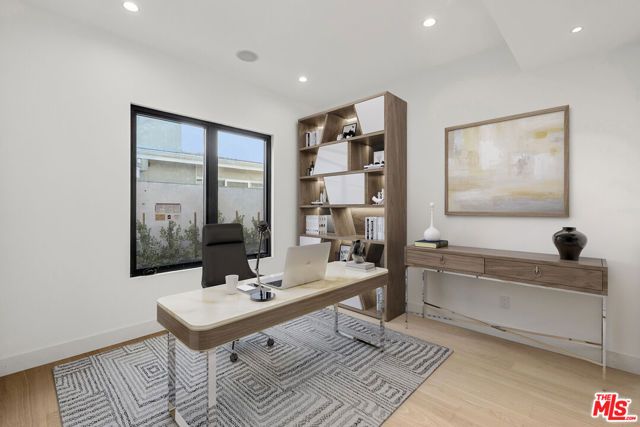 5280 Sanchez Drive, Los Angeles, CA 90008