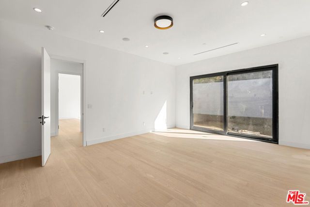 5280 Sanchez Drive, Los Angeles, CA 90008
