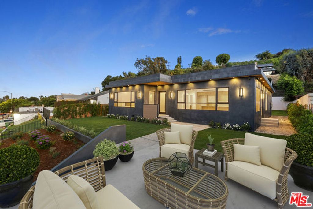 5280 Sanchez Drive, Los Angeles, CA 90008