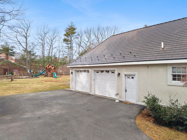 71 Tania Drive, Taunton, MA 02718