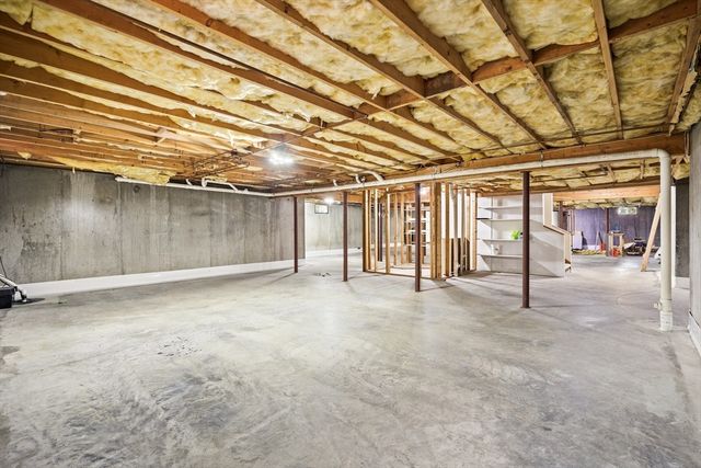 71 Tania Drive, Taunton, MA 02718